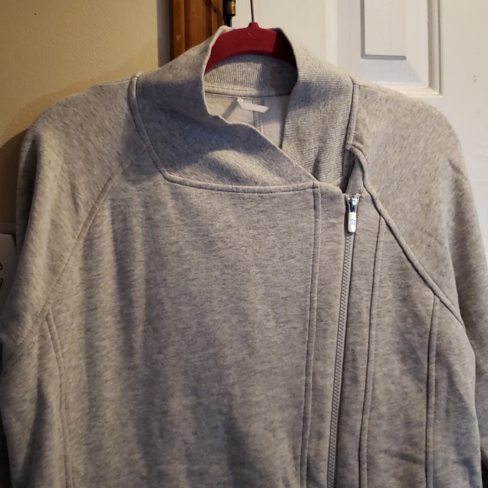 Gray crew lululemon sweatshirt